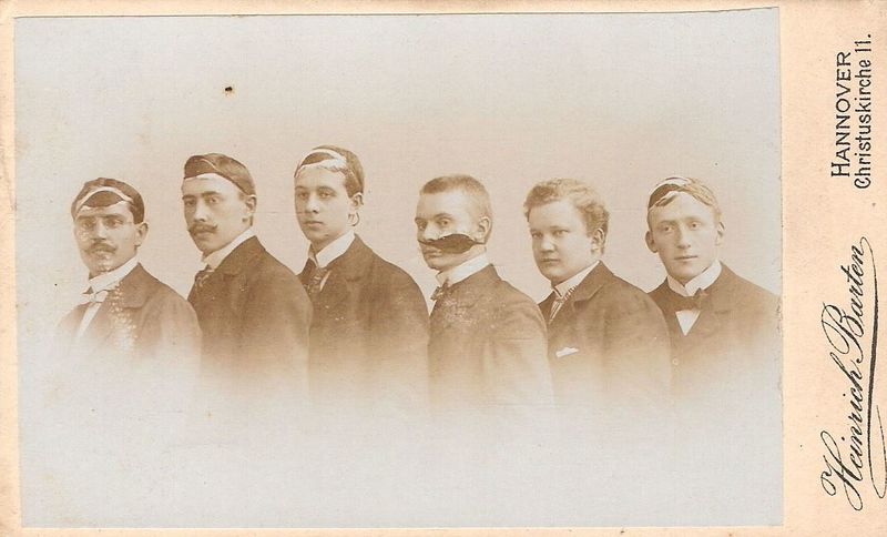 Datei:Kabinett Personen mit Schmiss-1905.jpg