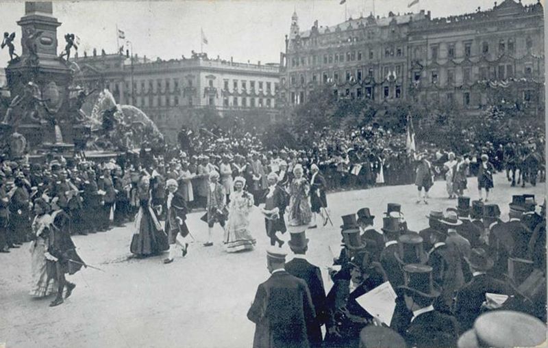 Datei:Festumzug Leipzig 1909-Offiziell-1.jpg