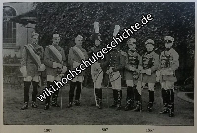 Datei:Corps Lusatia Leipzig-Chargierte beim Festumzug 1907.jpg