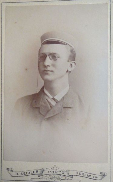 Datei:Dauder Ewald-CDV 1878.jpg
